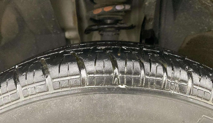 2020 Renault TRIBER RXT, Petrol, Manual, 19,781 km, Left Front Tyre Tread