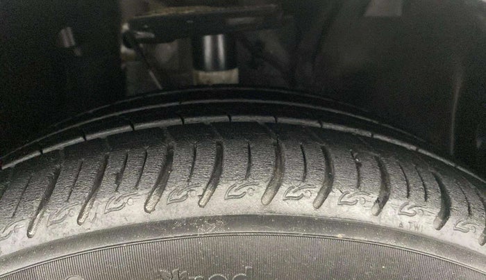 2021 Tata ALTROZ XZ PETROL, Petrol, Manual, 24,544 km, Right Front Tyre Tread