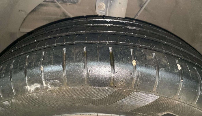 2023 Maruti Baleno SIGMA PETROL 1.2, Petrol, Manual, 5,587 km, Left Front Tyre Tread