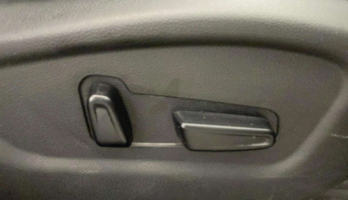 2022 KIA SELTOS X LINE 1.4 PETROL DCT, Petrol, Automatic, 62,157 km, Driver Side Adjustment Panel