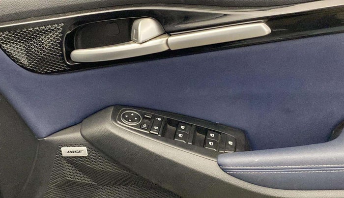 2022 KIA SELTOS X LINE 1.4 PETROL DCT, Petrol, Automatic, 62,157 km, Right front window switch / handle - Child Lock not working for windows