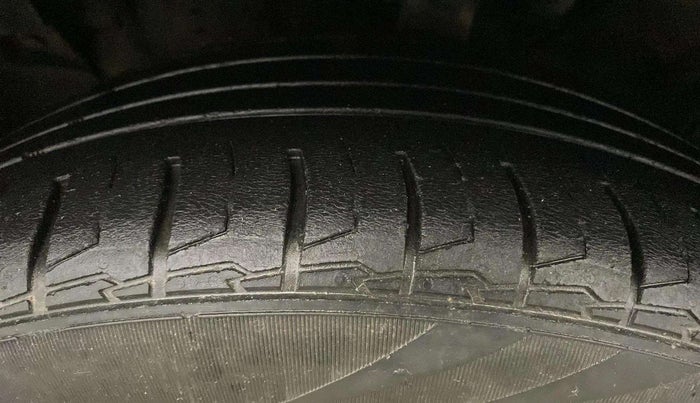 2022 KIA SELTOS X LINE 1.4 PETROL DCT, Petrol, Automatic, 62,157 km, Left Front Tyre Tread