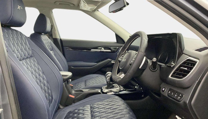 2022 KIA SELTOS X LINE 1.4 PETROL DCT, Petrol, Automatic, 62,157 km, Right Side Front Door Cabin