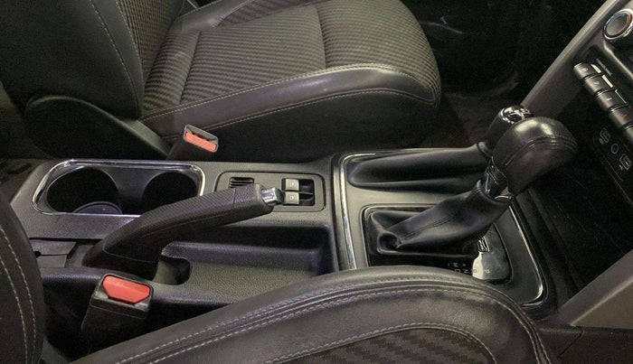 2021 Mahindra Thar LX D AT 4WD HT, Diesel, Automatic, 33,365 km, Gear Lever