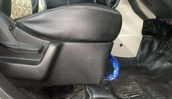 2021 Maruti New Wagon-R VXI (O) 1.0, Petrol, Manual, 24,362 km, Driver Side Adjustment Panel