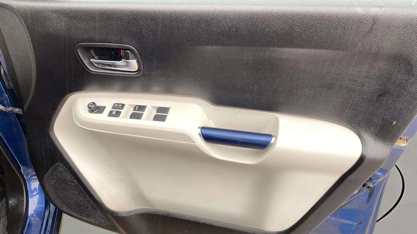 2020 Maruti IGNIS DELTA 1.2, Petrol, Manual, 38,458 km, Driver Side Door Panels Control