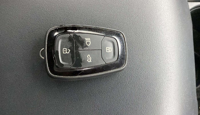 2021 Tata Harrier XZA PLUS 2.0L, Diesel, Automatic, 40,893 km, Key Close Up