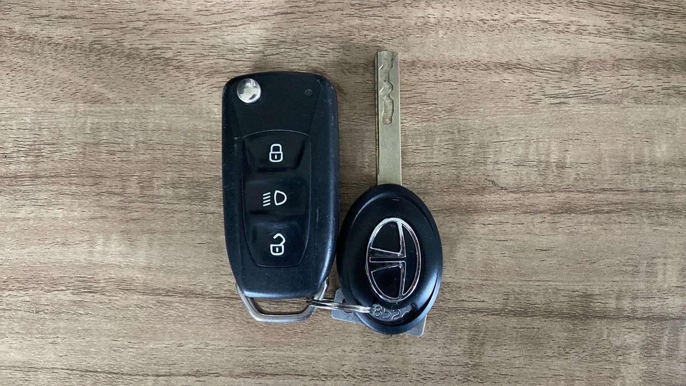 2022 Tata ALTROZ XM PLUS PETROL, Petrol, Manual, 27,261 km, Key Close Up