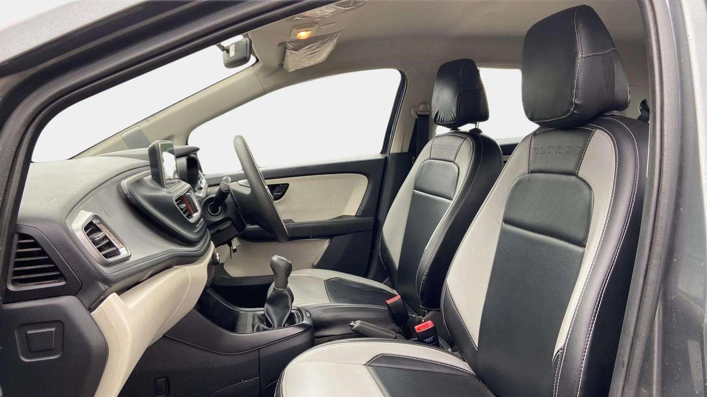 2022 Tata ALTROZ XM PLUS PETROL, Petrol, Manual, 27,261 km, Right Side Front Door Cabin