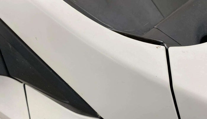 2014 Hyundai Xcent S (O) 1.2, Petrol, Manual, 1,36,472 km, Right A pillar - Paint is slightly faded