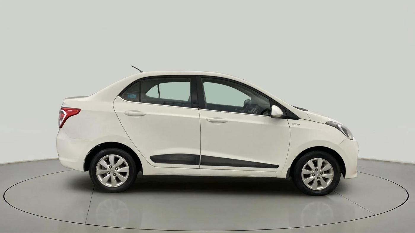 2014 Hyundai Xcent S (O) 1.2, Petrol, Manual, 1,36,198 km, Right Side View