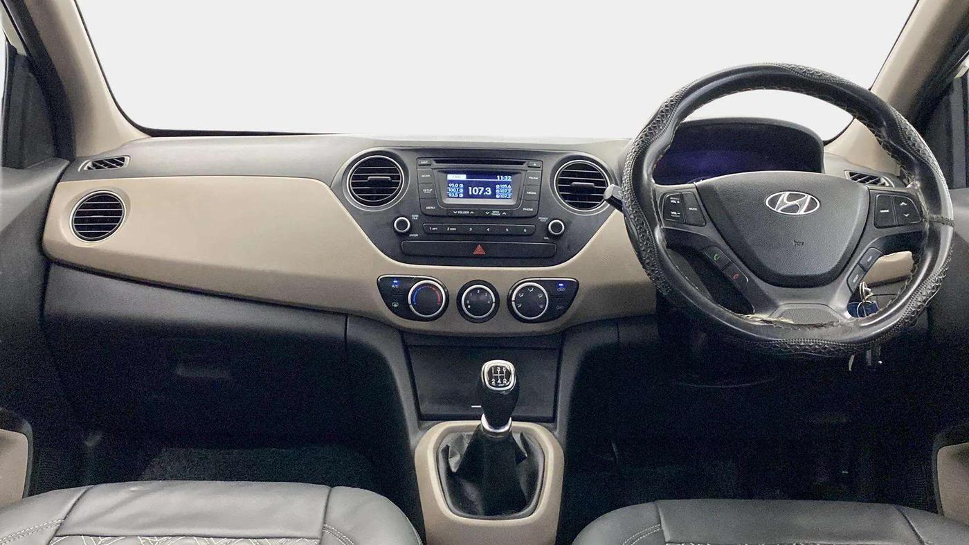 2014 Hyundai Xcent S (O) 1.2, Petrol, Manual, 1,36,198 km, Dashboard