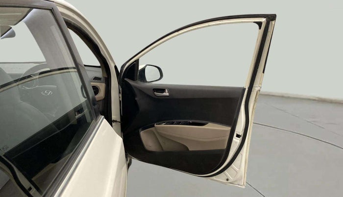 2014 Hyundai Xcent S (O) 1.2, Petrol, Manual, 1,36,472 km, RHS Front Door