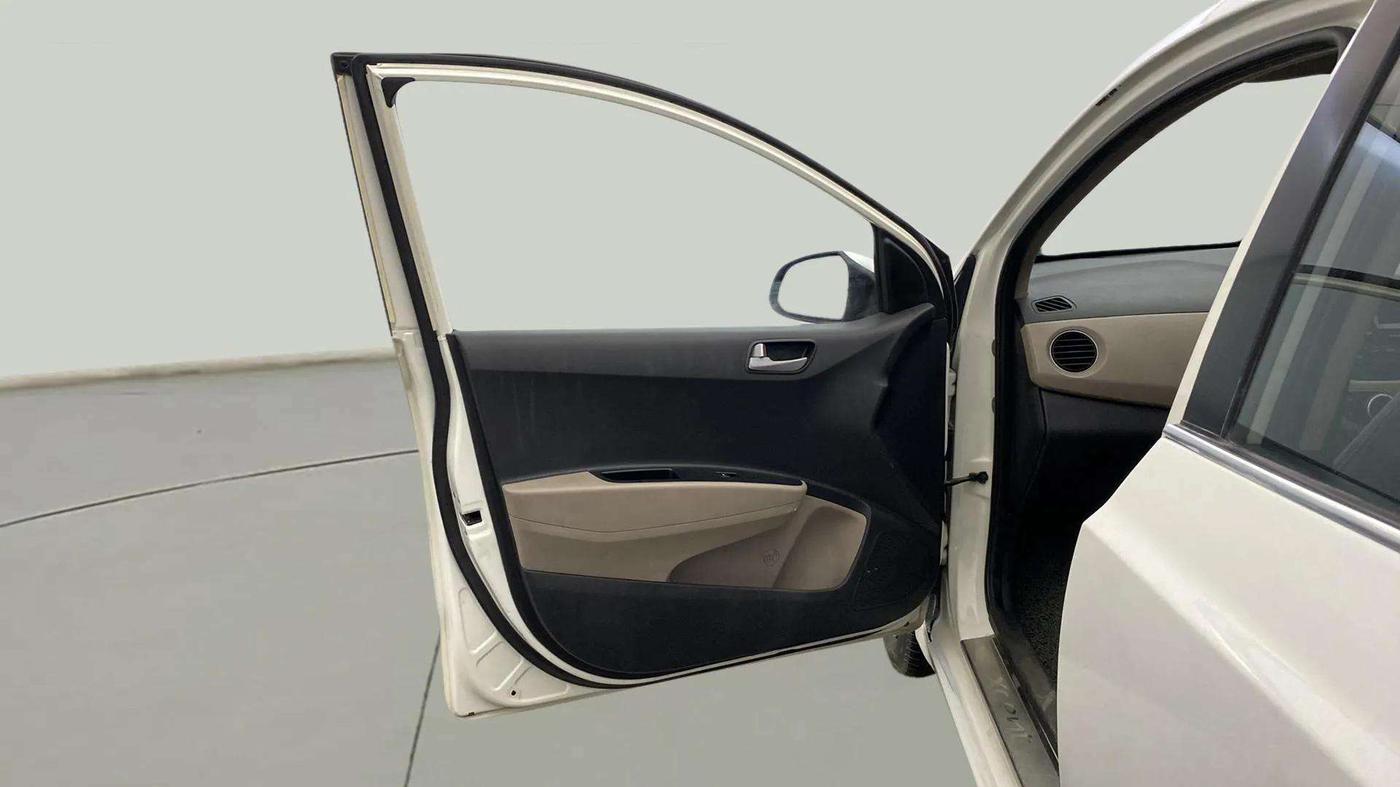 2014 Hyundai Xcent S (O) 1.2, Petrol, Manual, 1,36,198 km, LHS Front Door
