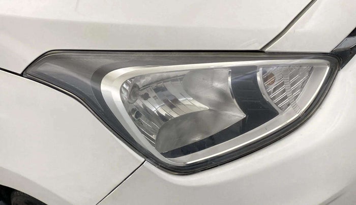 2014 Hyundai Xcent S (O) 1.2, Petrol, Manual, 1,36,472 km, Right headlight - Minor scratches