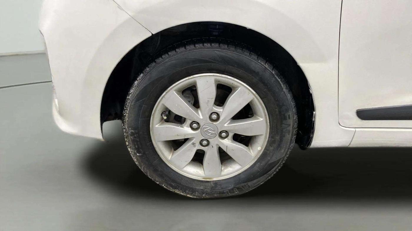 2014 Hyundai Xcent S (O) 1.2, Petrol, Manual, 1,36,198 km, Left Front Wheel