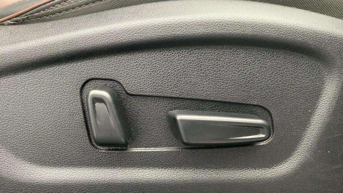 2021 Hyundai ALCAZAR 2.0 SIGNATURE (O) AT 6STR, Petrol, Automatic, 12,729 km, Driver Side Adjustment Panel