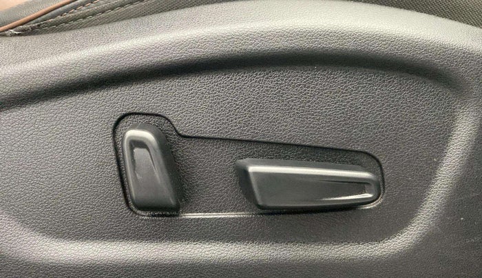 2021 Hyundai ALCAZAR 2.0 SIGNATURE (O) AT 6STR, Petrol, Automatic, 12,729 km, Driver Side Adjustment Panel