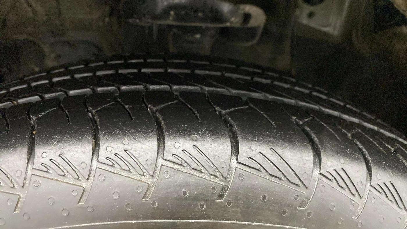 2021 Hyundai ALCAZAR 2.0 SIGNATURE (O) AT 6STR, Petrol, Automatic, 12,729 km, Left Front Tyre Tread