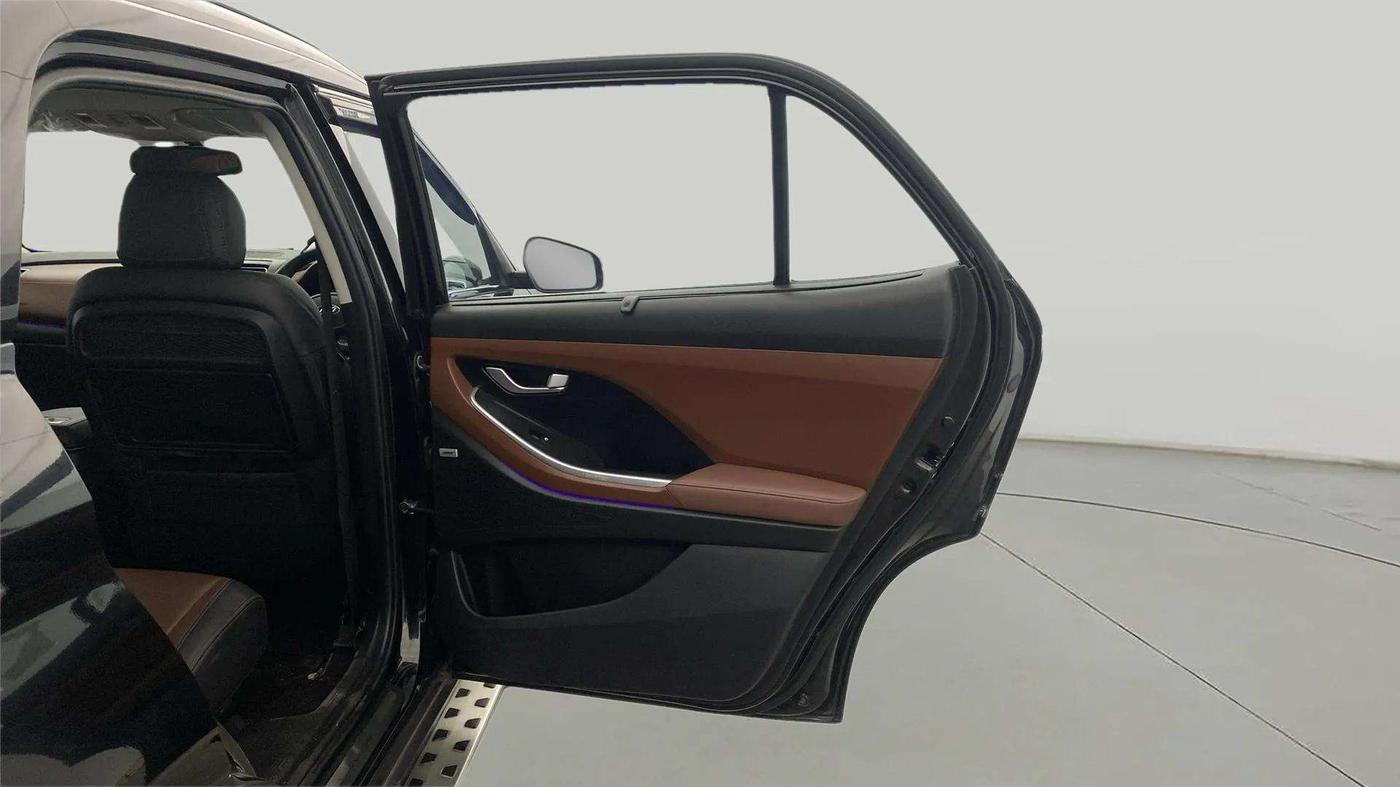 2021 Hyundai ALCAZAR 2.0 SIGNATURE (O) AT 6STR, Petrol, Automatic, 12,729 km, RHS Rear Door