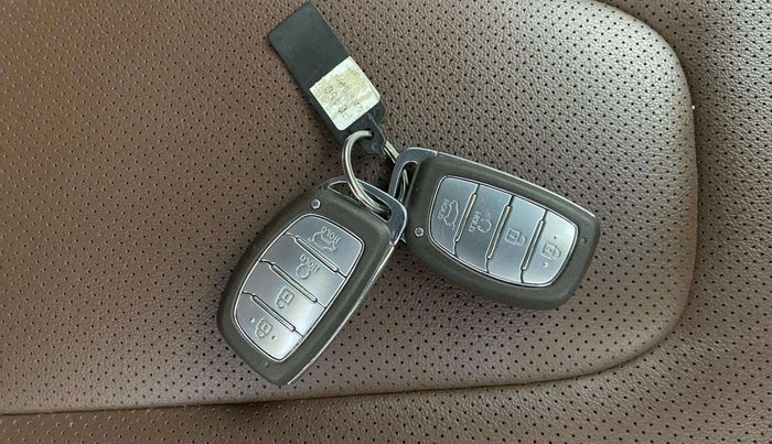 2021 Hyundai ALCAZAR 2.0 SIGNATURE (O) AT 6STR, Petrol, Automatic, 12,729 km, Key Close Up