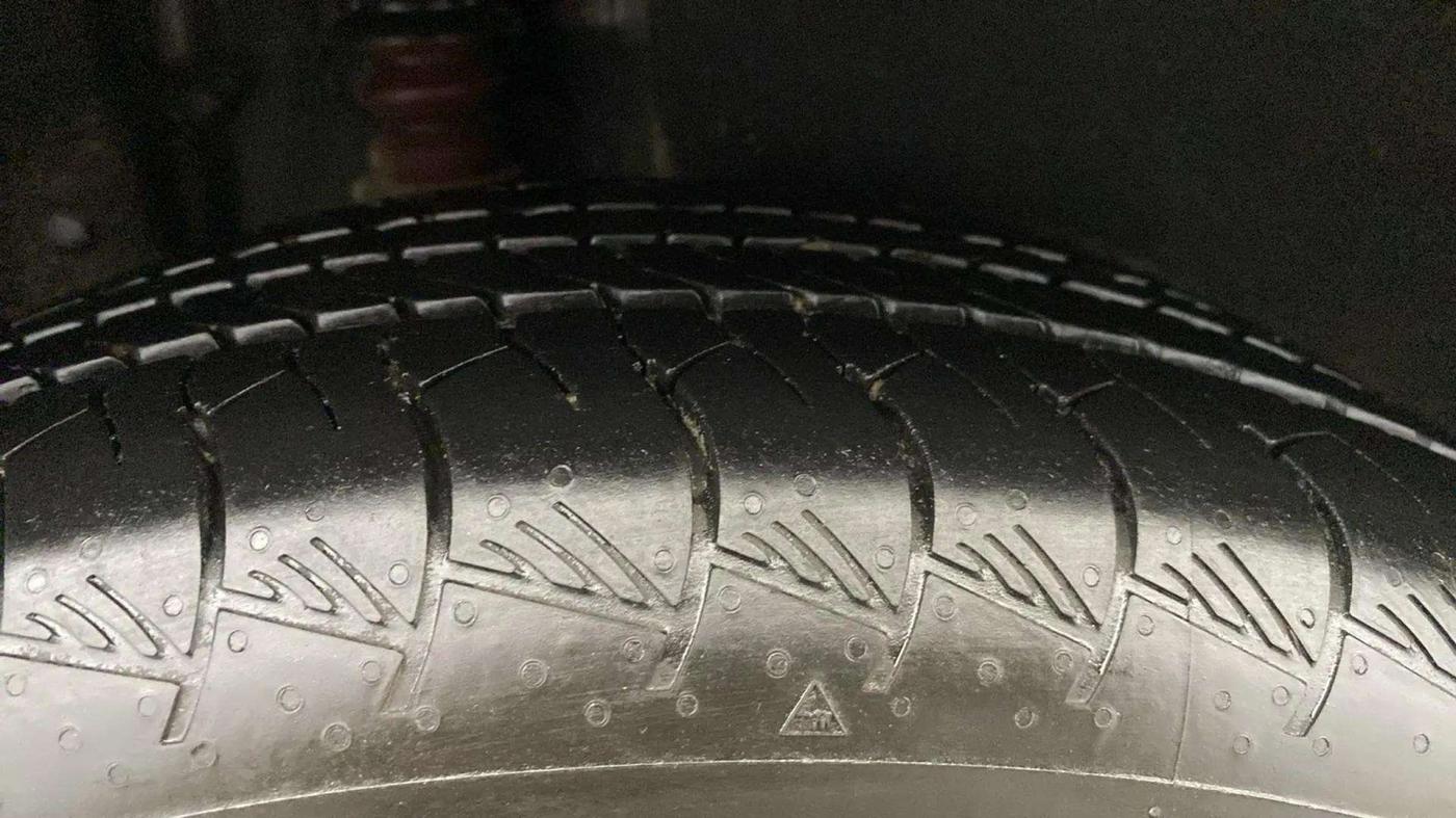 2021 Hyundai ALCAZAR 2.0 SIGNATURE (O) AT 6STR, Petrol, Automatic, 12,729 km, Right Rear Tyre Tread