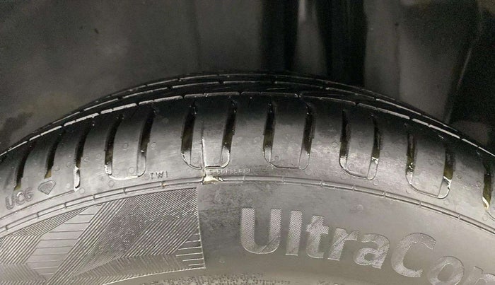 2017 Maruti Ciaz ZETA 1.4  MT PETROL, Petrol, Manual, 85,576 km, Left Rear Tyre Tread