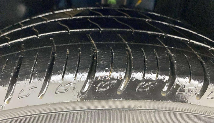 2022 Tata ALTROZ XZ PLUS PETROL, Petrol, Manual, 16,893 km, Left Front Tyre Tread