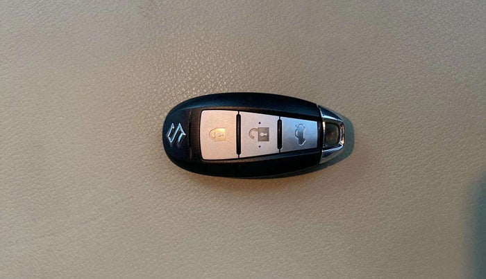 2022 Maruti Ciaz ALPHA 1.5 SHVS PETROL, Petrol, Manual, 1,09,062 km, Key Close Up