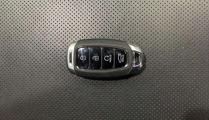 2024 Hyundai Verna SX (O) 1.5 TURBO PETROL DCT, Petrol, Automatic, 8,851 km, Key Close Up