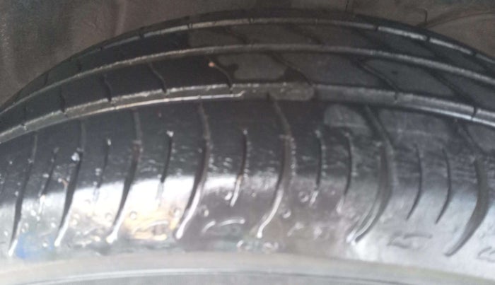 2021 Maruti Baleno DELTA PETROL 1.2, Petrol, Manual, 20,336 km, Right Front Tyre Tread