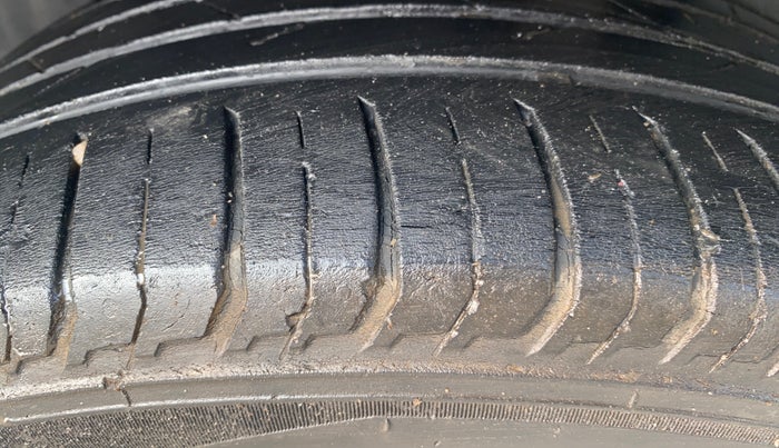 2022 Skoda SLAVIA STYLE 1.0L TSI MT, Petrol, Manual, 51,064 km, Left Rear Tyre Tread