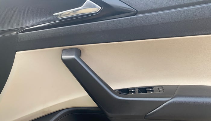 2022 Skoda SLAVIA STYLE 1.0L TSI MT, Petrol, Manual, 51,064 km, Driver Side Door Panels Control