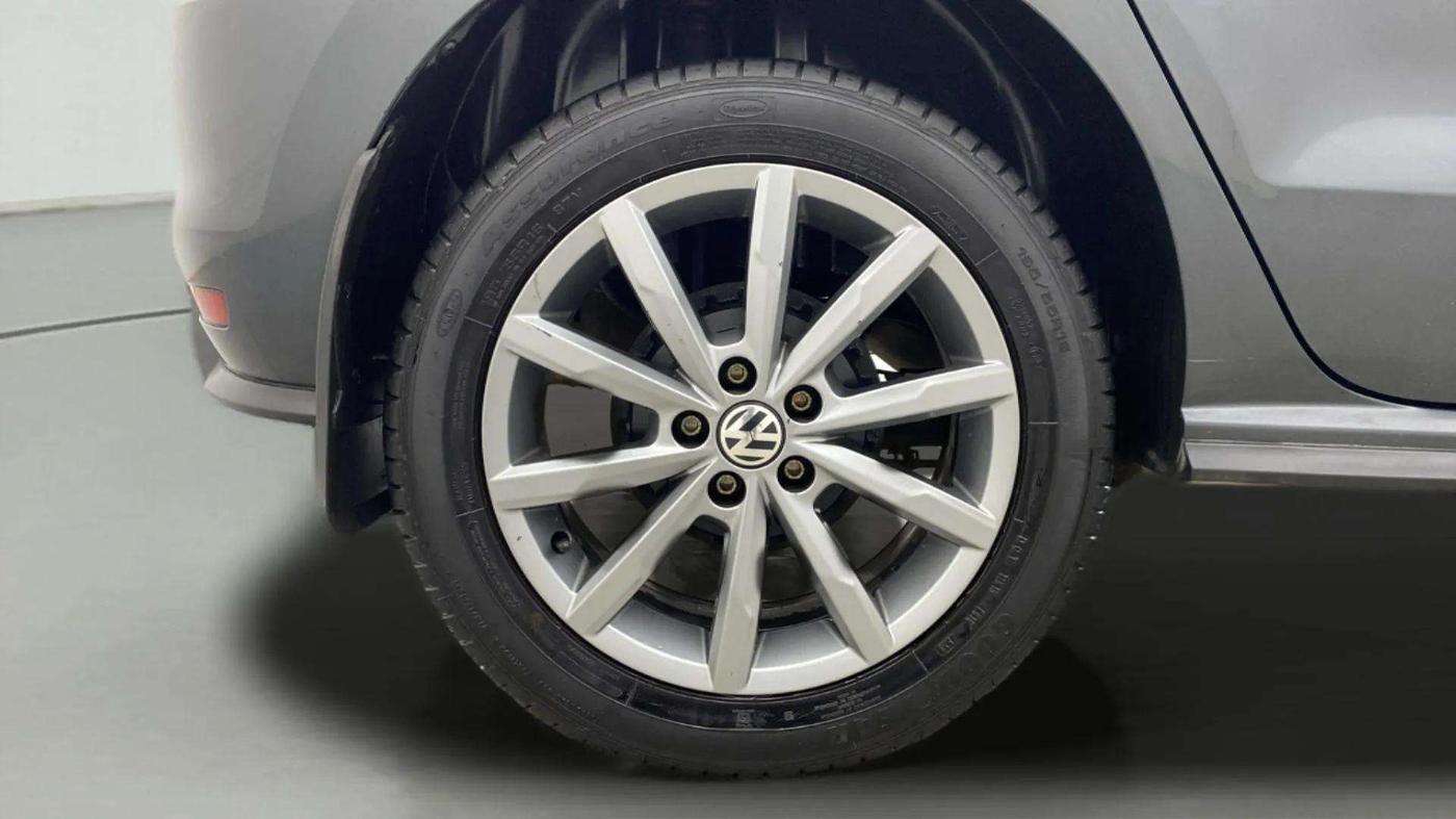 2021 Volkswagen Polo HIGHLINE PLUS 1.0L TSI, Petrol, Manual, 69,139 km, Right Rear Wheel