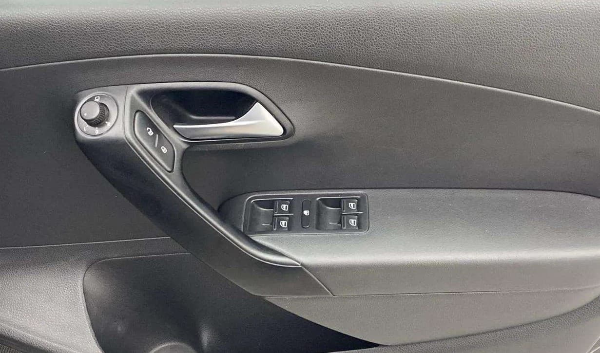 2021 Volkswagen Polo HIGHLINE PLUS 1.0L TSI, Petrol, Manual, 69,139 km, Driver Side Door Panels Control