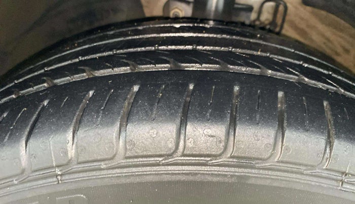 2021 Volkswagen Polo HIGHLINE PLUS 1.0L TSI, Petrol, Manual, 69,099 km, Left Front Tyre Tread