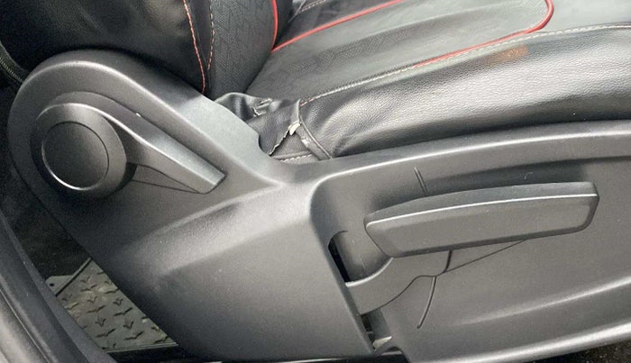 2022 Tata PUNCH ACCOMPLISHED MT, Petrol, Manual, 28,843 km, Driver Side Adjustment Panel