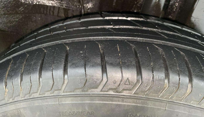 2022 Tata PUNCH ACCOMPLISHED MT, Petrol, Manual, 28,843 km, Left Rear Tyre Tread