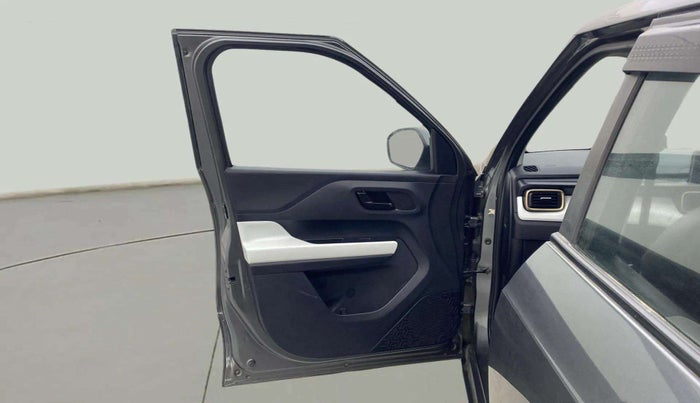 2022 Tata PUNCH ACCOMPLISHED MT, Petrol, Manual, 28,843 km, LHS Front Door