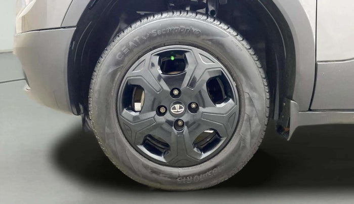 2022 Tata PUNCH ACCOMPLISHED MT, Petrol, Manual, 28,843 km, Left Front Wheel