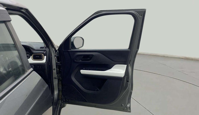 2022 Tata PUNCH ACCOMPLISHED MT, Petrol, Manual, 28,843 km, RHS Front Door