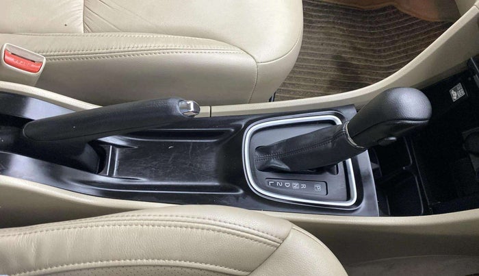 2021 Maruti Ciaz ALPHA  AT 1.5 SHVS PETROL, Petrol, Automatic, 52,296 km, Gear Lever