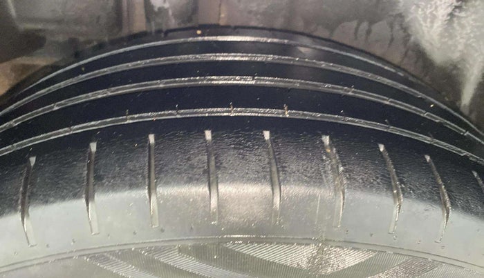2021 Maruti Ciaz ALPHA  AT 1.5 SHVS PETROL, Petrol, Automatic, 52,296 km, Right Rear Tyre Tread