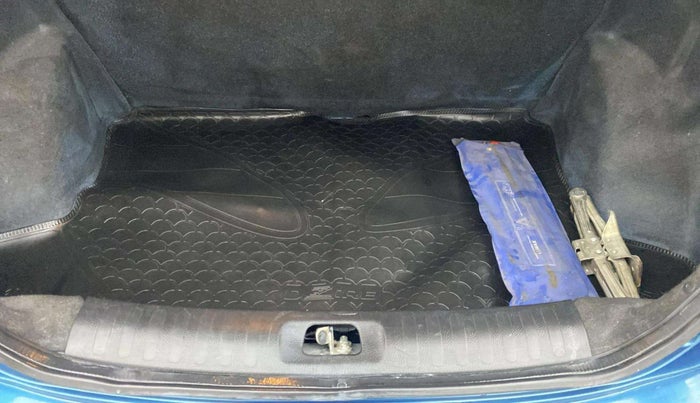 2013 Maruti Swift Dzire VXI, Petrol, Manual, 48,433 km, Boot Inside