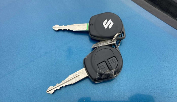 2013 Maruti Swift Dzire VXI, Petrol, Manual, 48,433 km, Key Close Up