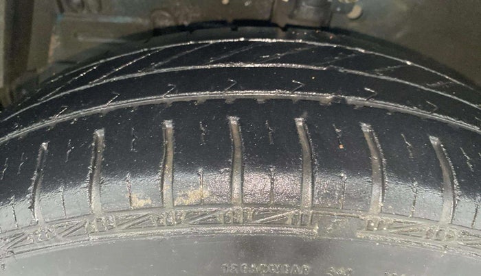 2013 Maruti Swift Dzire VXI, Petrol, Manual, 48,433 km, Left Front Tyre Tread