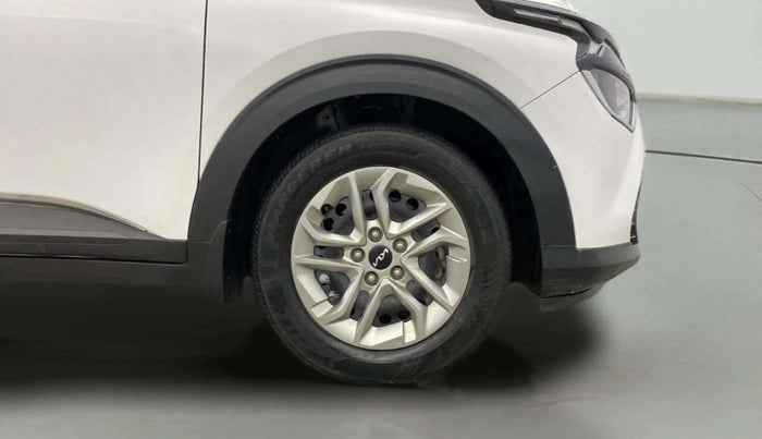 2023 KIA CARENS PRESTIGE 1.5 DIESEL IMT 7 STR, Diesel, Manual, 58,174 km, Right Front Wheel
