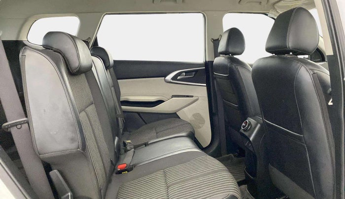 2023 KIA CARENS PRESTIGE 1.5 DIESEL IMT 7 STR, Diesel, Manual, 58,174 km, Right Side Rear Door Cabin