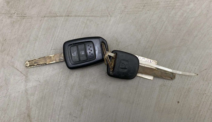 2019 Honda WR-V 1.2L I-VTEC VX MT, Petrol, Manual, 83,280 km, Key Close Up