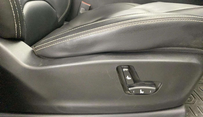 2019 MG HECTOR SHARP 1.5 DCT PETROL, Petrol, Automatic, 65,173 km, Driver Side Adjustment Panel